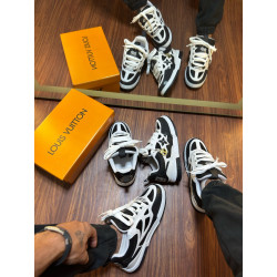 Louis vuitton skate branco e preto