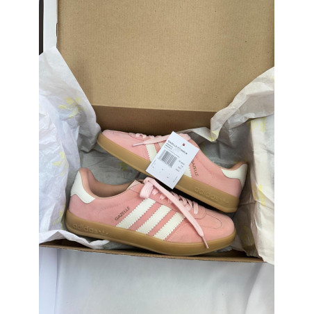 gazelle rosa claro