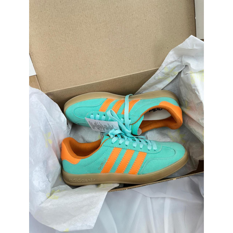 gazelle verde agua