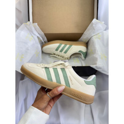 Gazelle branco e verde