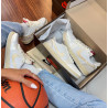 JORDAN low x Travis off