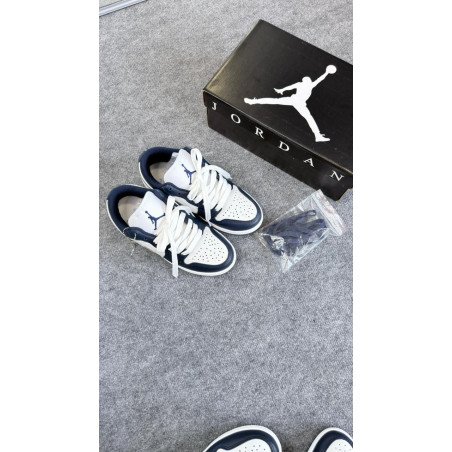 Jordan low  Marinho bco cinza