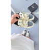 Jordan Low off e cinza