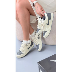 Jordan Low off e cinza