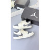 Jordan Low off e cinza