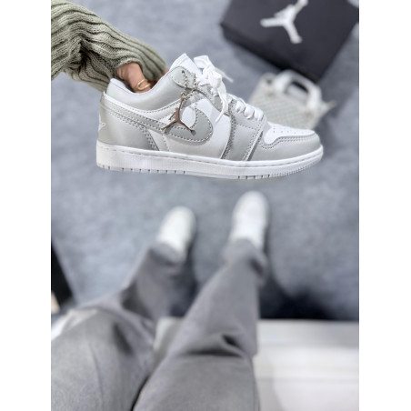 Jordan low Cinza/Branco