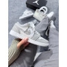 Jordan low Cinza/Branco