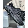 ADIDAS YEEZY PRETO